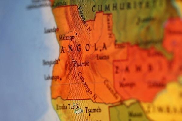 Angola'da cadı olmadıklarını kanıtlamak için bitkisel bir sıvı içen 50 kişi öldü!