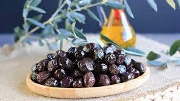 KANSIZ HASTALAR TÜKETMELİ! Zeytinin faydaları nelerdir? Zeytin ne işe yarar, günde kaç tane yemelisiniz?