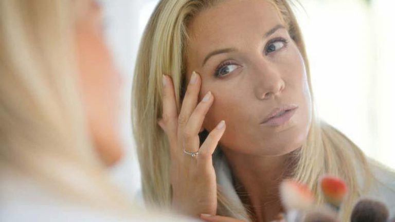 Yaşlanmanın cilt üzerindeki etkilerini önleyebilir miyiz?