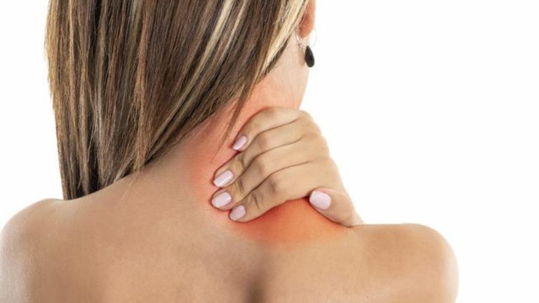 Boyundaki Necknia belirtileri nelerdir? Boynun fıtıklarını nasıl anlarım? Tedavi yöntemleri nelerdir?