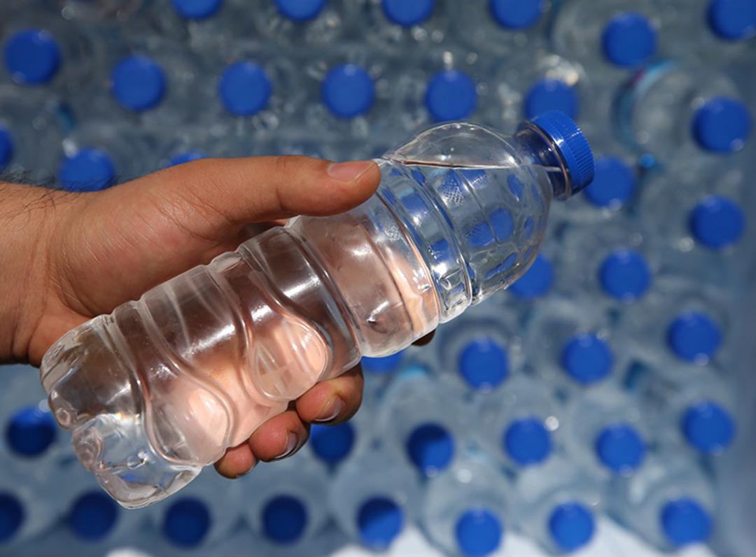 Sıcakta arabada unutulan su, sessiz bir tehdit! Kendinizi yenilemek istediğinizde hasta olmayın: Plastik şişeler kimyasal bir tehlike olabilir mi? 3