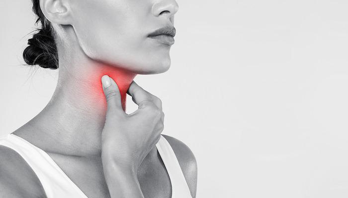 Gırtlak kanseri kadınlarda ve gençlerde yaygınlaşıyor! İşte en sık görülen belirtiler…