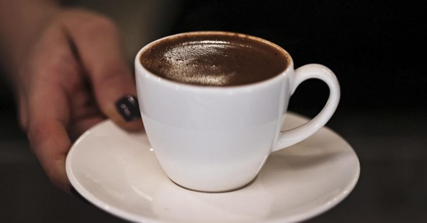 Tansiyon hastaları dikkat: Sabah kahvesi riskli olabilir!
