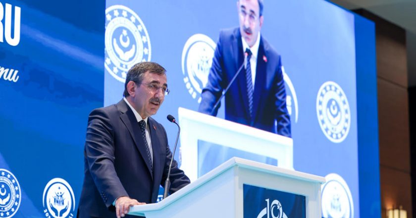 “Nüfus Yaşlanıyor: Aile ve Nüfus Sempozyumu’ndan Önemli Uyarı”