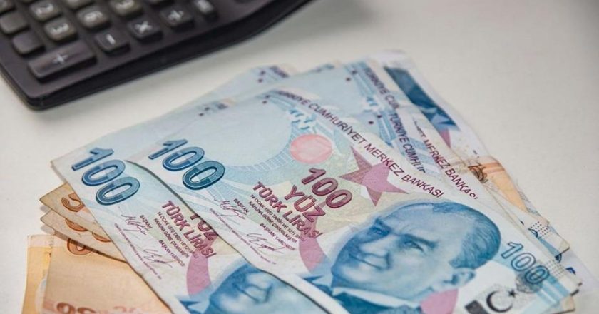 Memur ve emeklilere ek zam yolda mı? 2026 maaş artışı ne kadar olacak?