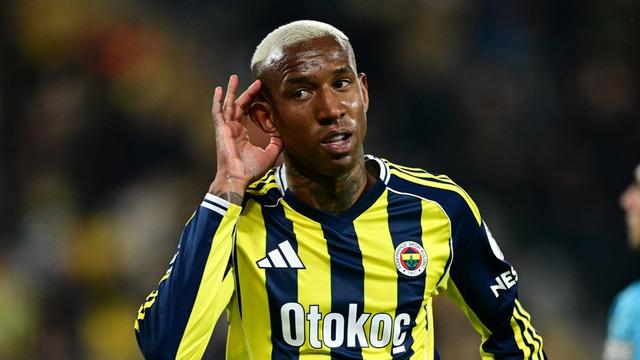 Anderson Talisca’dan Fenerbahçe taraftarına olay gönderme: “Sizi duyamıyorum”
